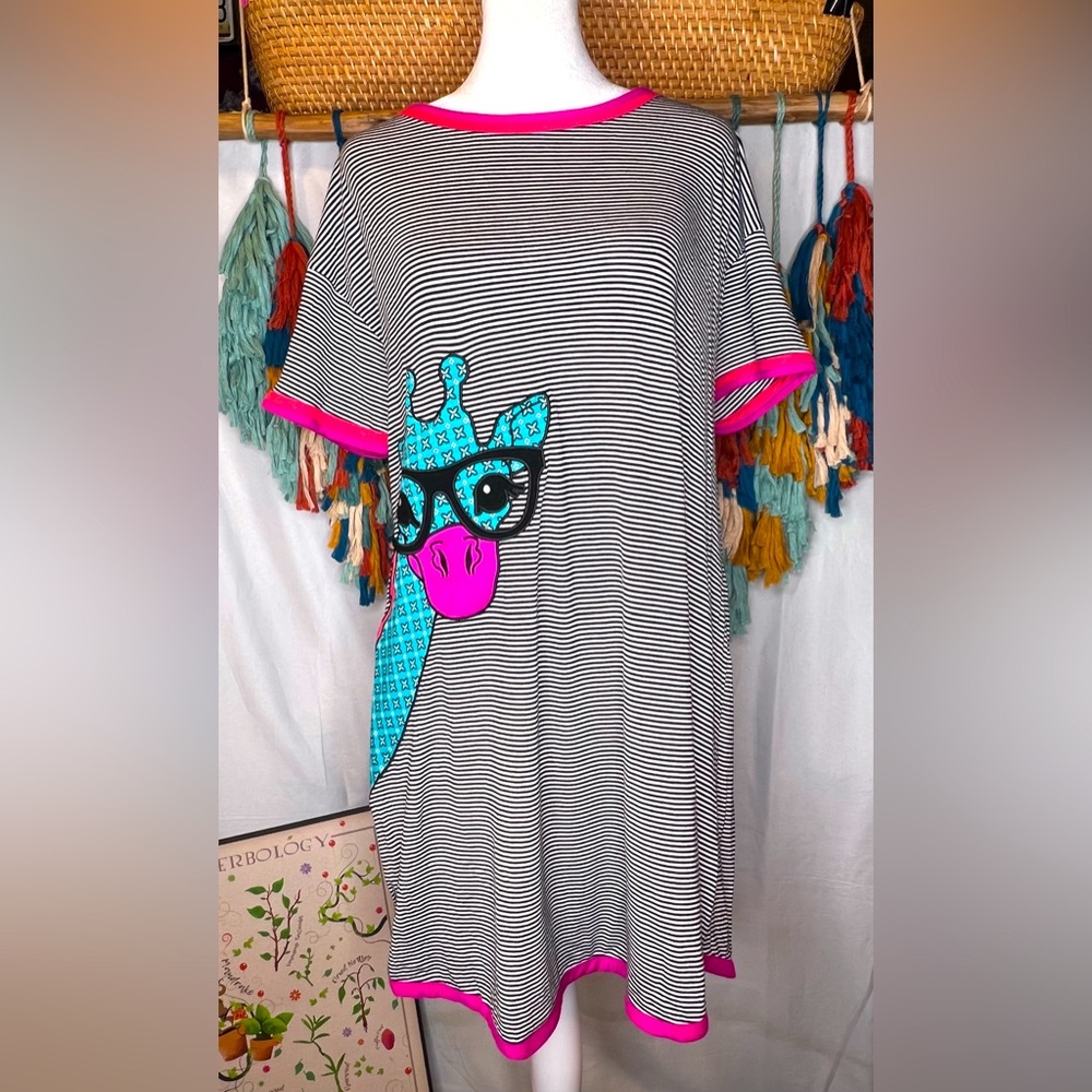 Layla Black And White Striped Beach Comfortable Giraffe Dress Size Medium